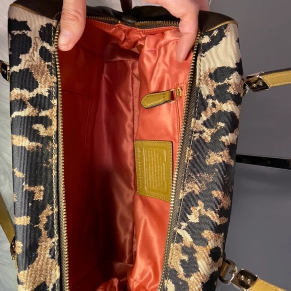 🐆Beautiful 3PC Coach Set 🐆 - Picture 17 of 17